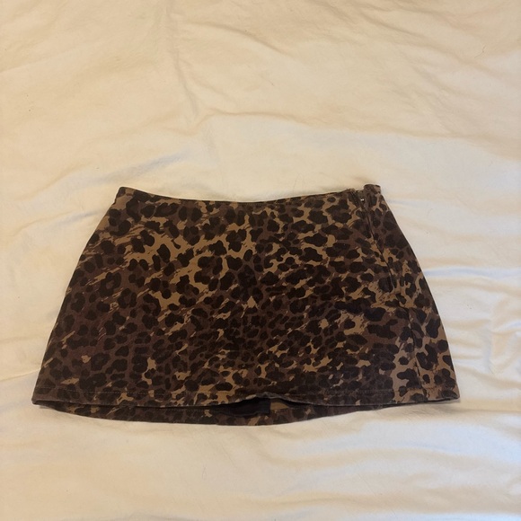 Abercrombie & Fitch Dresses & Skirts - Abercrombie & Fitch Cheetah Skort